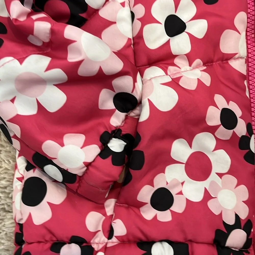 Healthtex SZ 4T pink floral puffer coat. Zip front like new.